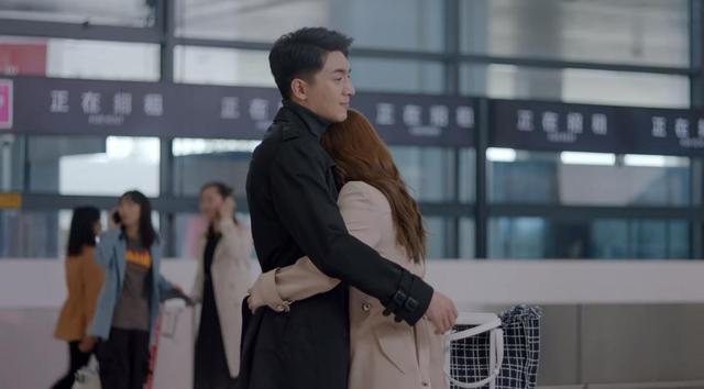 请叫我总监|《请叫我总监》中两个主角即将发糖,却出现了一个白月光,让主角的感情发生了变化