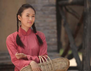 童瑶|那天站在领奖台的童瑶，意气风发，丝毫不见当年跪地求饶的狼狈