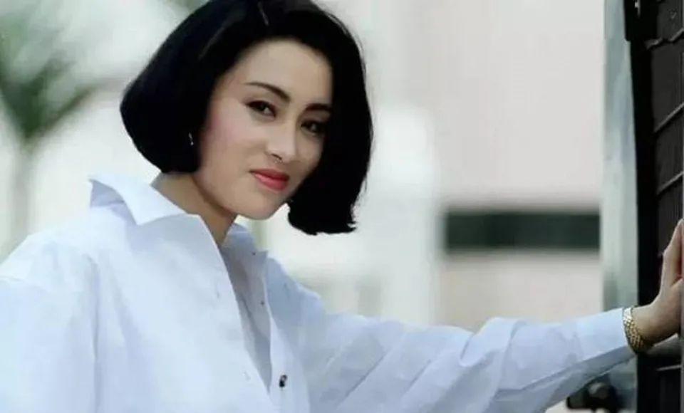 张敏|54岁张敏近照曝光状态惊艳!绝美颜值零走样!网民大赞︰绮梦回归