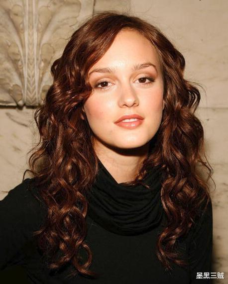 艾玛·斯通|迷之操作？金发碧眼不吃香，超人和蜘蛛侠女友染发改命