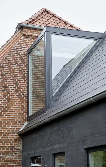 阁楼斜坡难利用?看我朋友艺高人胆大,室内室外打通白得一露台!