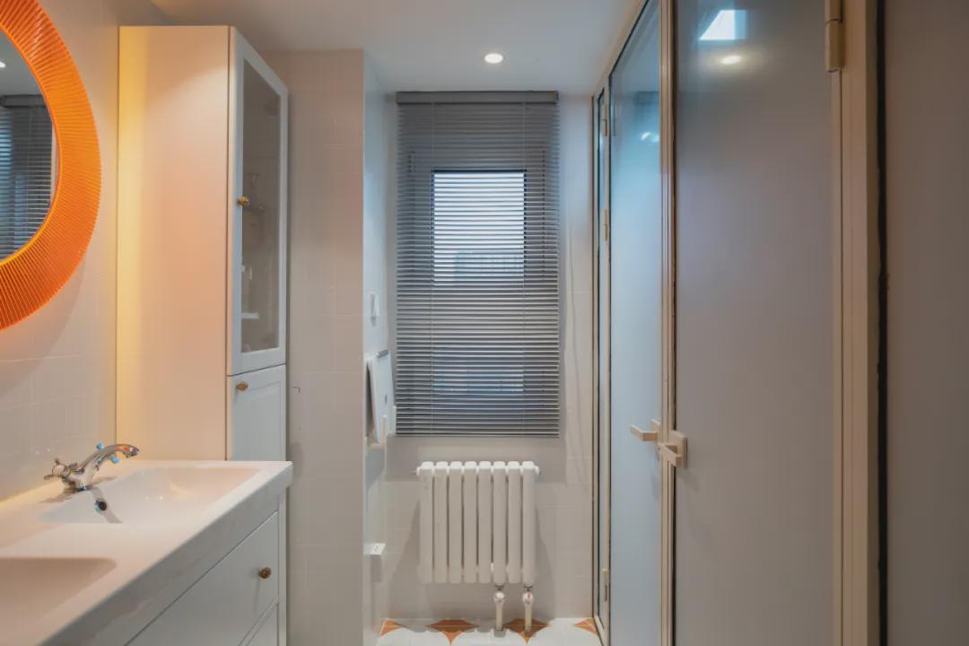 新婚夫妻89㎡混搭婚房,火烈鸟粉搭配大胆的橘黄,个性又充满活力