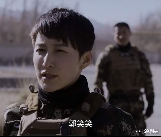 狙击手|《特战荣耀》最强女狙击手登场，喝煤油、吃蚂蚁卵，是真“狠人”