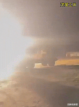 一夜爆炸两座俄军基地，俄军大楼被夷为平地！卡车装满黑色裹尸袋