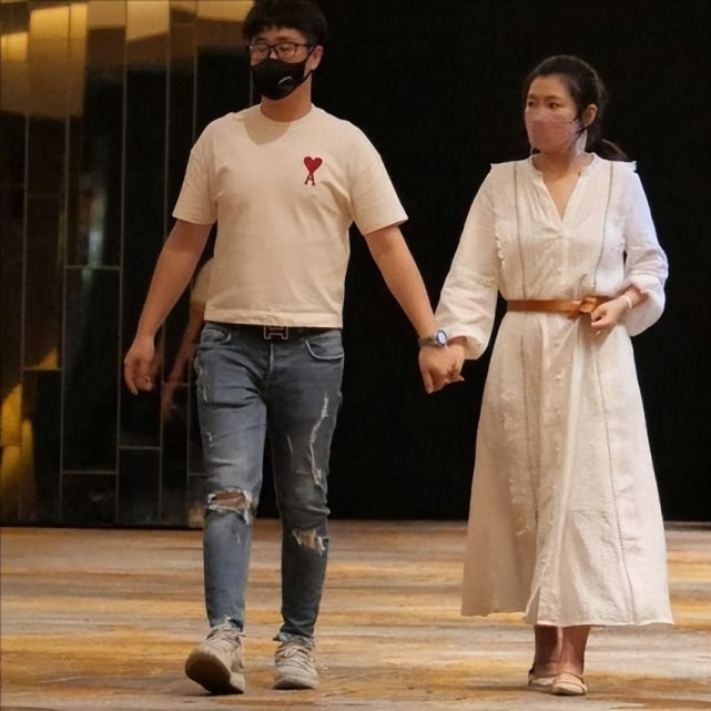 Selina|Selina小男友获父母认可!任爸公开祝福女儿新恋情,夸赞男方诚恳健谈