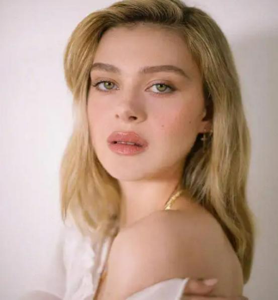 汪小菲|贝克汉姆27岁儿媳和19岁准儿媳闹不和，贝嫂坦言：准儿媳更听话