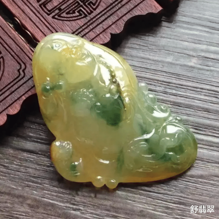 翡翠原石中的黄雾到底是什么意思?