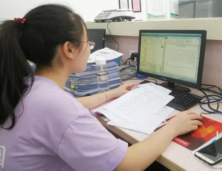 C罗|“我们不招上网课的毕业生”，企业老板的一番话，清醒中透着无奈