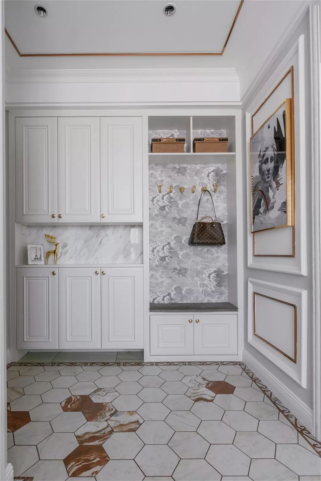 装修要会抓重点!玄关柜加上这些细节设计,绝对出彩又实用