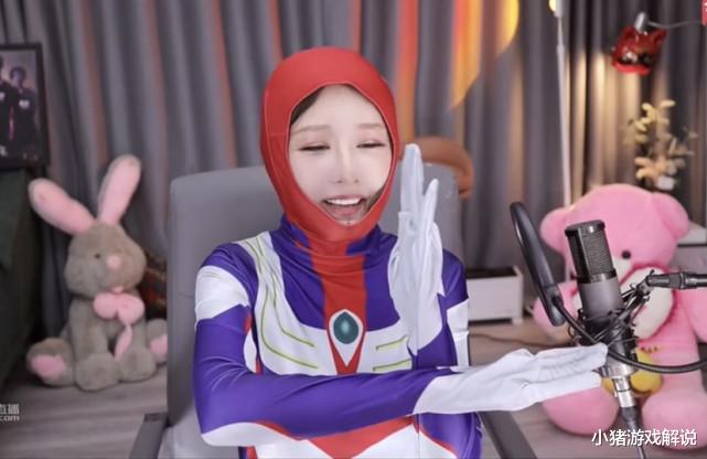 acgn漫评|林七七被自己cos奥特曼丑哭，痛定思痛换cos葫芦娃，网友：不如奥特曼