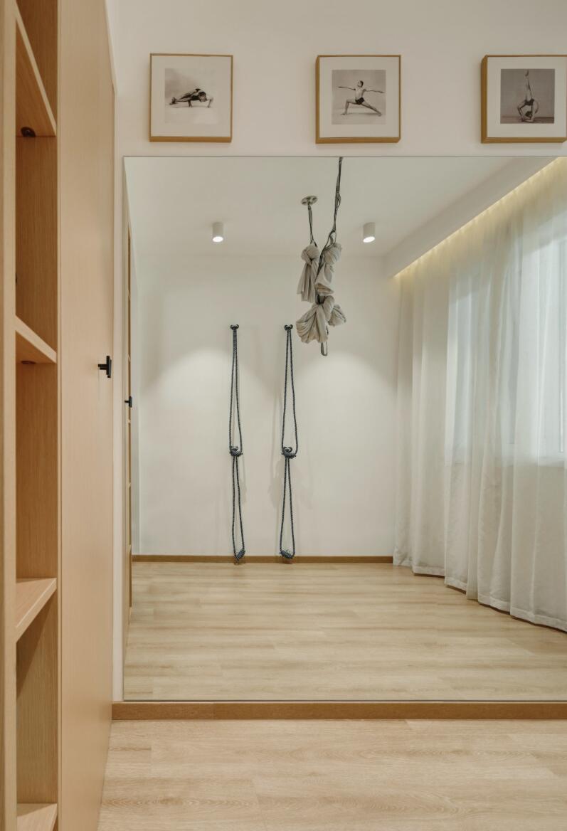 95㎡新家,她拒绝常规,坚持将客厅抬高20公分,完工后超实用