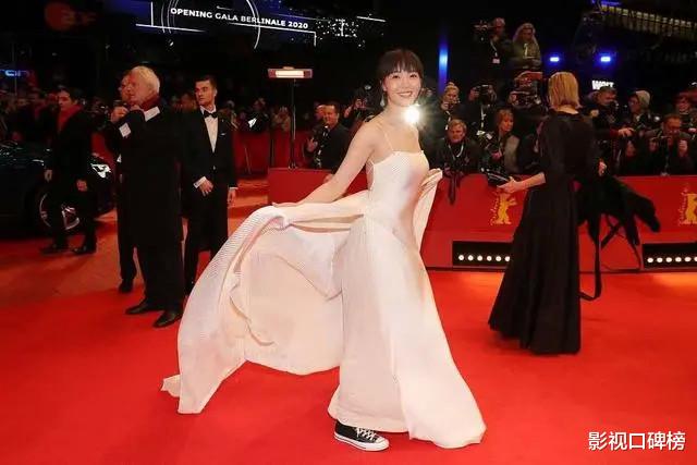 齐溪|《奇迹笨小孩》的齐溪也很传奇，巅峰时离婚，曾有人建议她垫鼻子