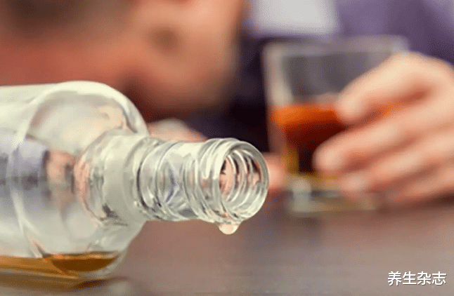 |肝病都是“拖”出来的?提醒:晨起出现4个表现,或是肝脏在“求救”