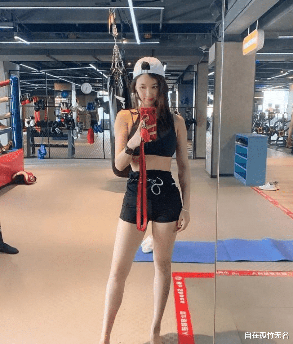 马景涛|马景涛前妻带娃健身,两儿子五官和爸爸超像,小儿子八块腹肌抢镜