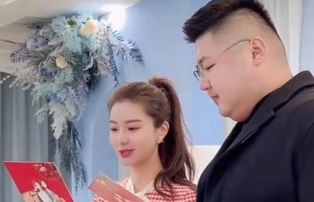 |网红猴哥婚礼延期损失惨重！双方互相爆惊喜，与CP痞幼再续前缘？