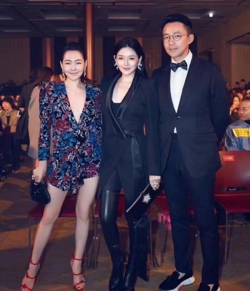 |汪小菲痛骂小s 并取关,小s淡定回怼,这次你站谁?