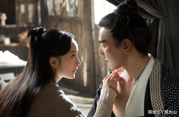 素素|三生三世：素素明明喜欢大红色，为何夜华却总说她喜欢素色呢？