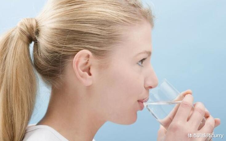 衰老|女性衰老加速器排名,勤洗头仅排第4,第1名有些女性经常做