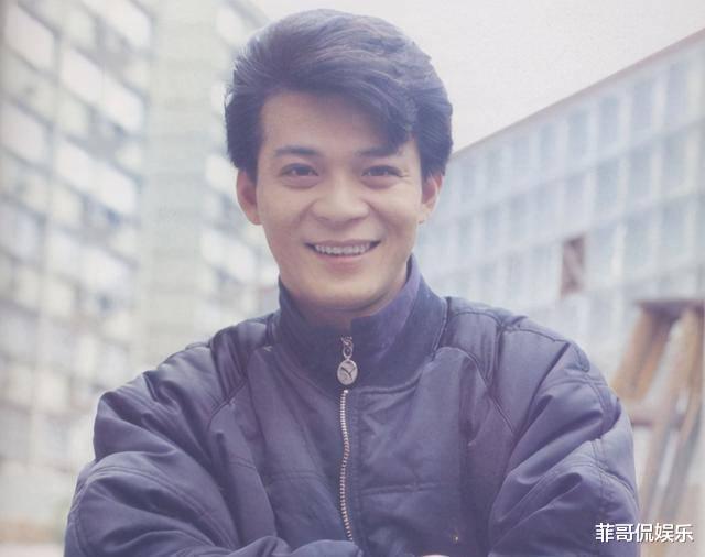 黄日华|黄日华:从郭靖到乔峰,陪曾背叛他的爱妻抗癌7年,发誓永不再娶