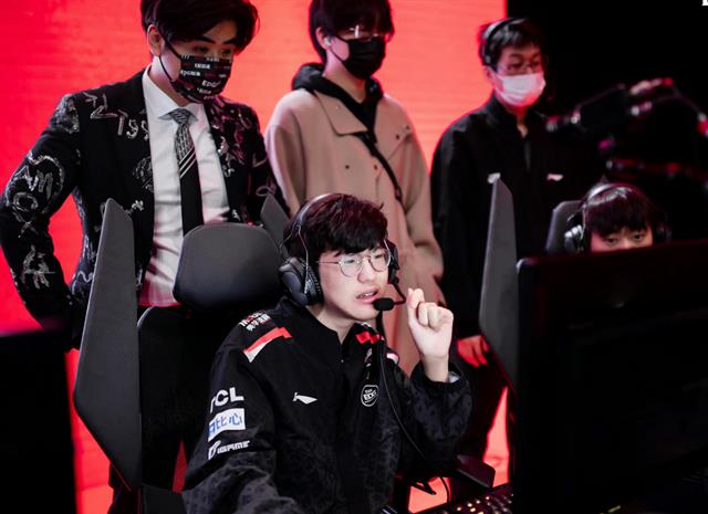 刷单|LOL主播直言不满：职业选手一举报我们就被封，凭什么他们能摆烂