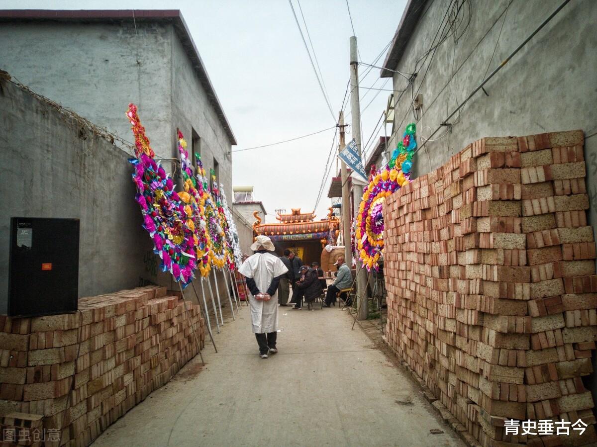 宅基地|?農村土葬、火葬有調整，住房“一堅持、一不超”兩項規定，咋回事