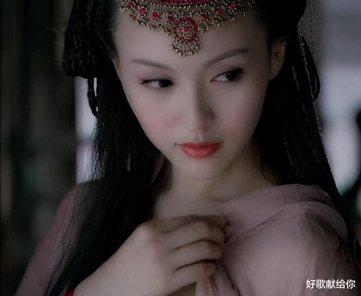 明星素颜|敢于公开“素颜”的女星,有人彻底沦为路人,有人依旧光彩照人