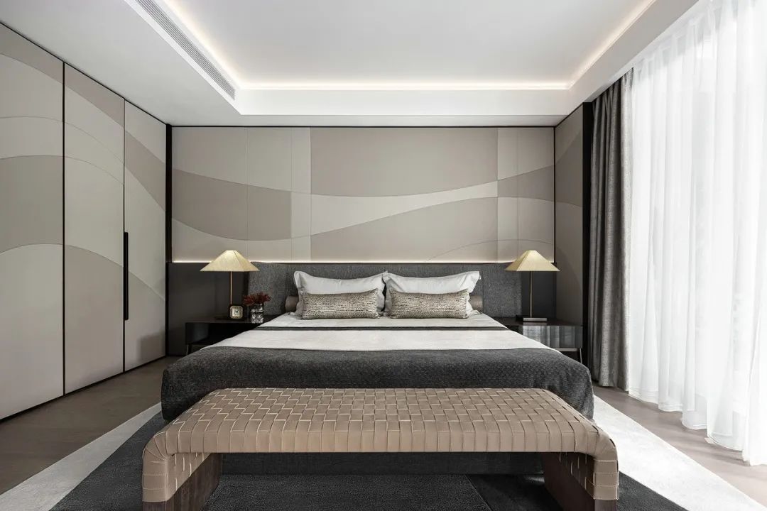 大理石+木饰面+嵌入式灯带，160m2轻奢复古感，他拿捏了！