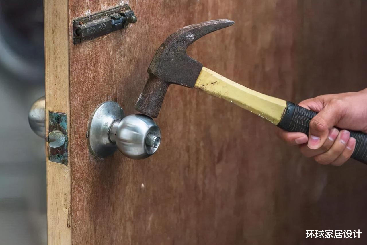 上海女子花了30万,请游击队装修,完工后,家里处处都是坑!