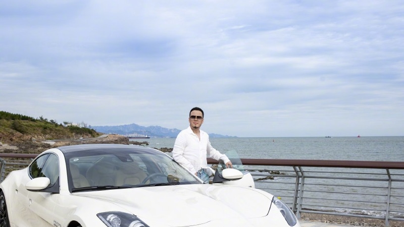 杨坤|杨坤确实很优秀，独特的嗓音是标志，如今更是寻求多方面发展