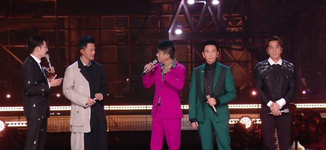 任贤齐|《披荆斩棘》首播套路满满，油腻感扑面而来，任贤齐人气排名第一