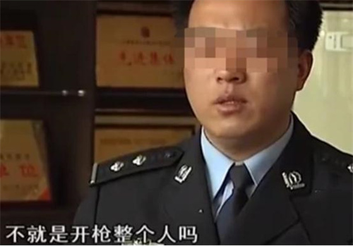 男子仗着有钱当街杀人,受审时极嚣张,富二代:不就开枪整个人吗