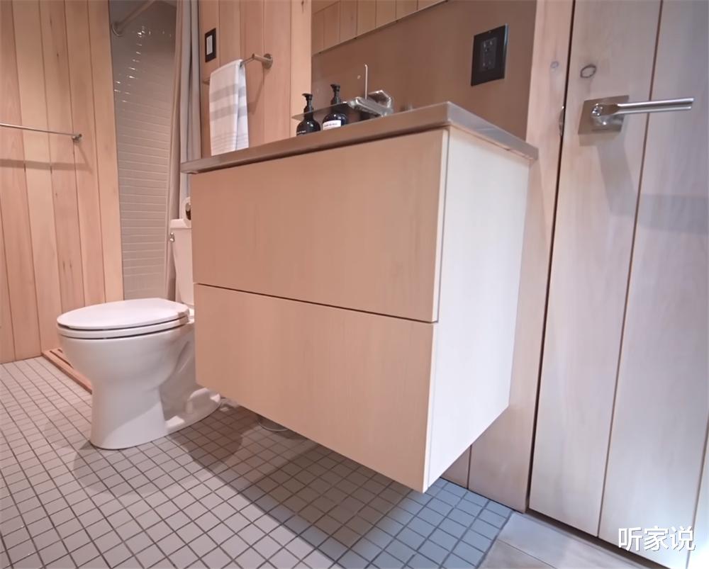 33岁老哥隐居森林中，亲手建起18㎡“隐形”蜗居，网友：太佩服了