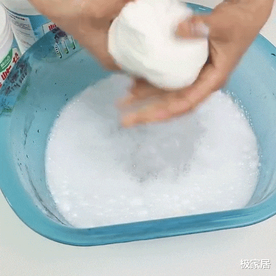 “窗帘”脏了能用洗衣机洗吗?多亏保洁阿姨提醒,难怪越洗越脏