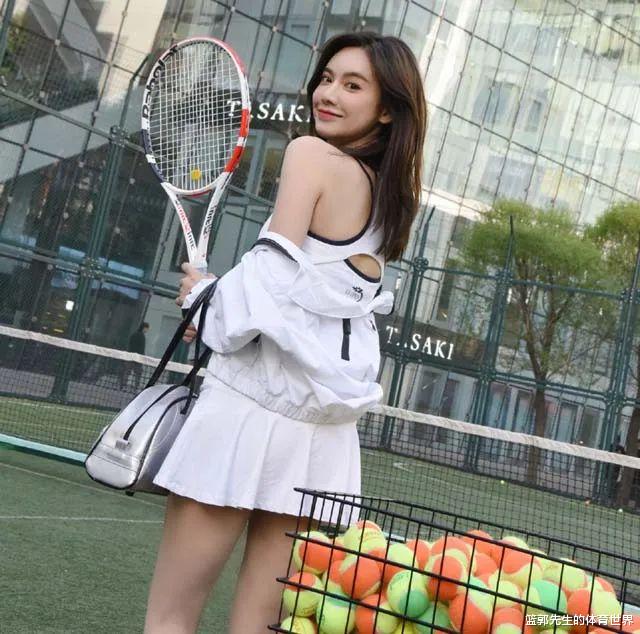 大连|中国最美詹密晒照，化身为“网球女神”，大长腿撩人酒窝迷人