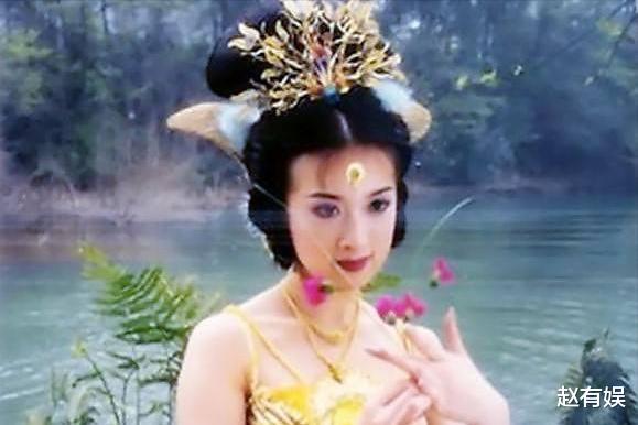 金巧巧|46岁女星直播被嘲像恐怖片，曾硬刚电视台的她，高情商回应获赞