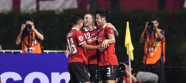 鹿岛鹿角|广岛三箭主场并不算太出色！鹿岛鹿角是目前日职联表现最好球队！