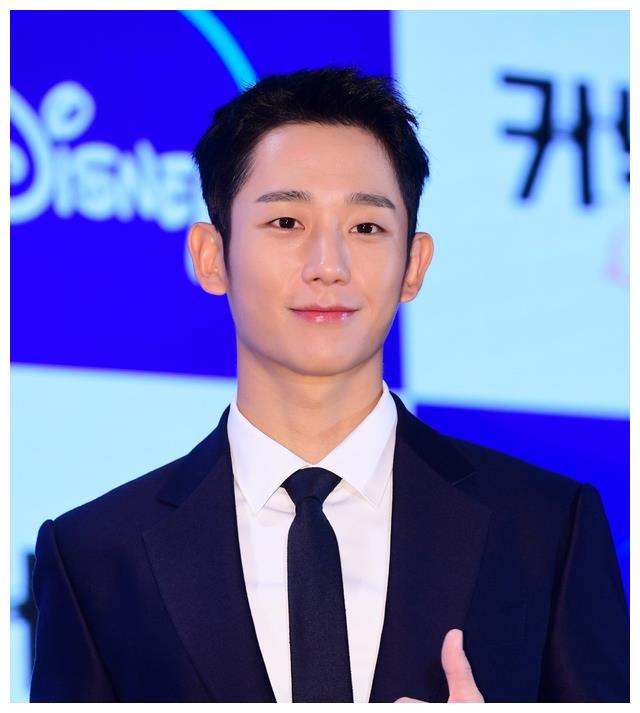 韩国男星约好一起“变脸”？李敏镐李钟硕李栋旭脸肿，尼坤发福