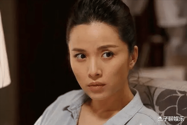 江珊|靳东与江珊分手12年，他娶二婚妻子已有白发，她爱情被女儿祝福