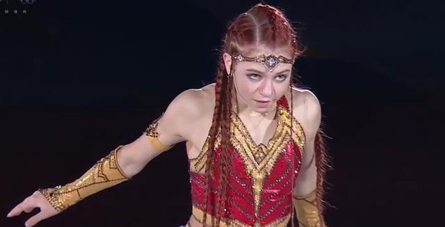 羽生结弦|人气高，羽生结弦登场，现场欢呼，惊艳演出，真有王者气质