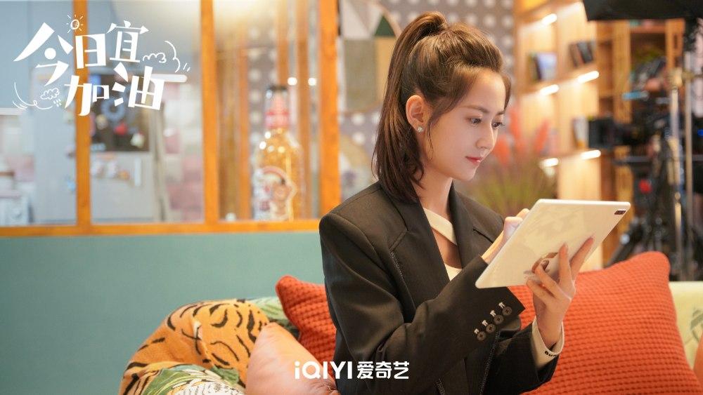 陈钰琪|被指拖垮整部戏！陈钰琪被曝与唐嫣解约，靠谈恋爱资源更丰沛