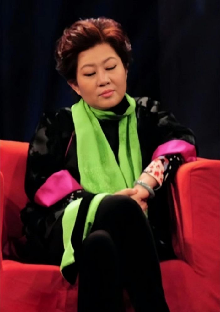 孙淳|著名演员孙淳：照顾病妻36年，66岁无儿无女，花60万养狗相伴