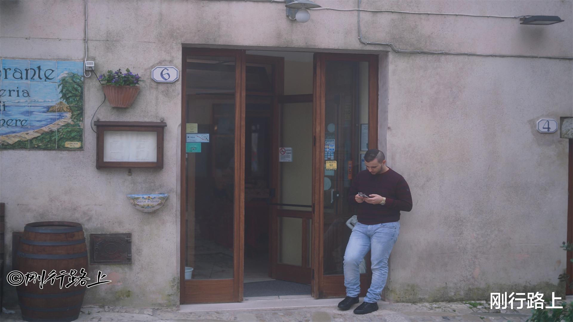 教堂|意大利壮观的山上城镇之一，仿佛是一座云端的小镇