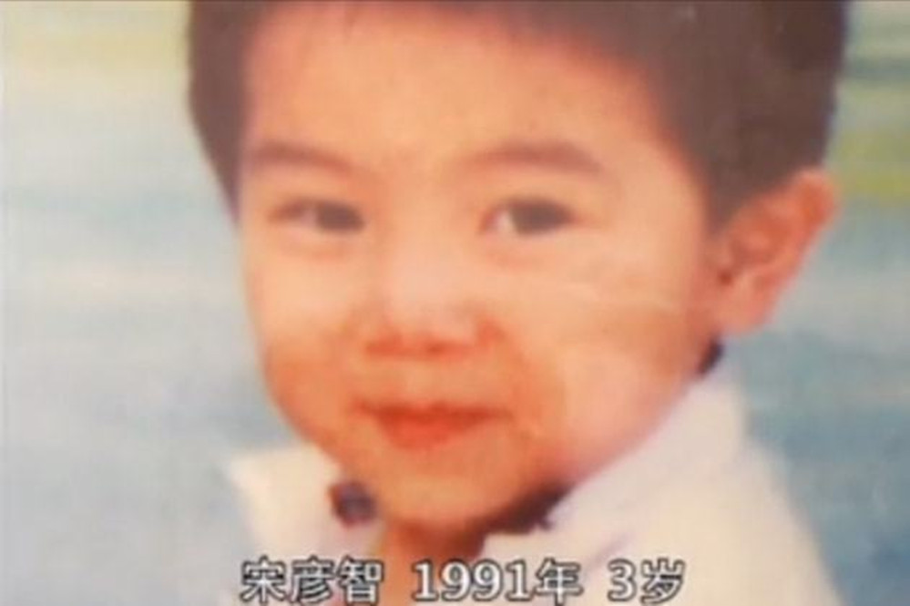 91年贵州小男孩被拐,父亲抑郁自杀,母亲25年后才知,儿子是好友