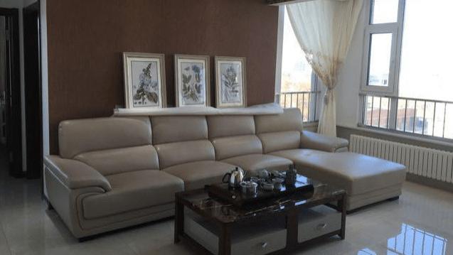 一时兴起把餐厅包进厨房，等餐桌一入场，老公抱怨转个身都得小心