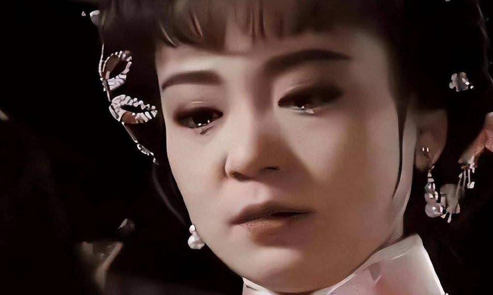 在刘雪华怀孕之后,还没等到一个完美的婚姻时,这个男人却突然变卦.