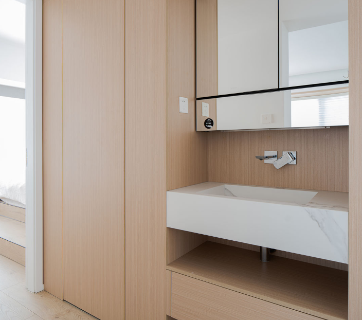 难怪那么多人喜欢简约原木风,看完这套81㎡两居室才明白,太治愈