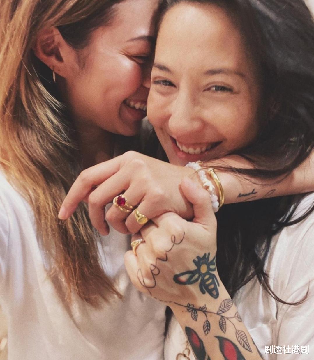 超模|曾抗拒女儿出柜！香港名模承认最终无奈接受，早前已在美国办婚礼