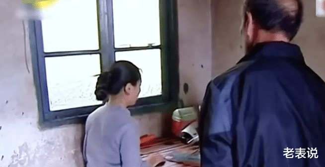 男子发达后抛妻弃女20多年,如今被人骗光财产,找到女儿让养老