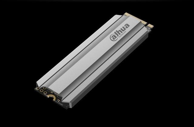 Python|十年质保、3400MB/S！279元买512GB NVMe高速固态硬盘