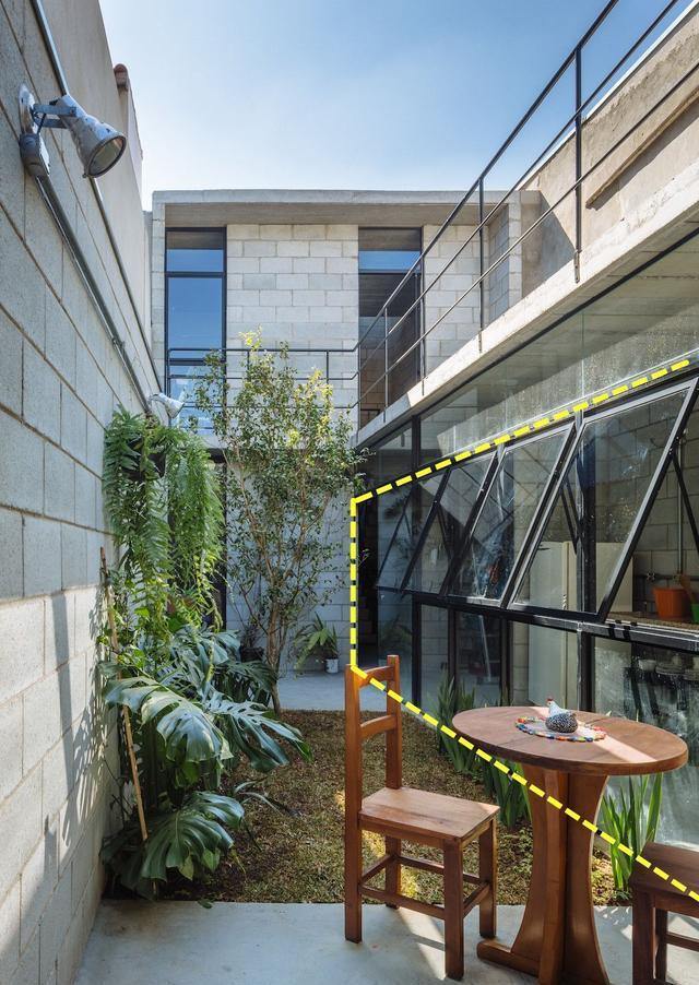 拆掉厨房实墙换玻璃墙，要是不算违建，我也愿意多个“阳光房”